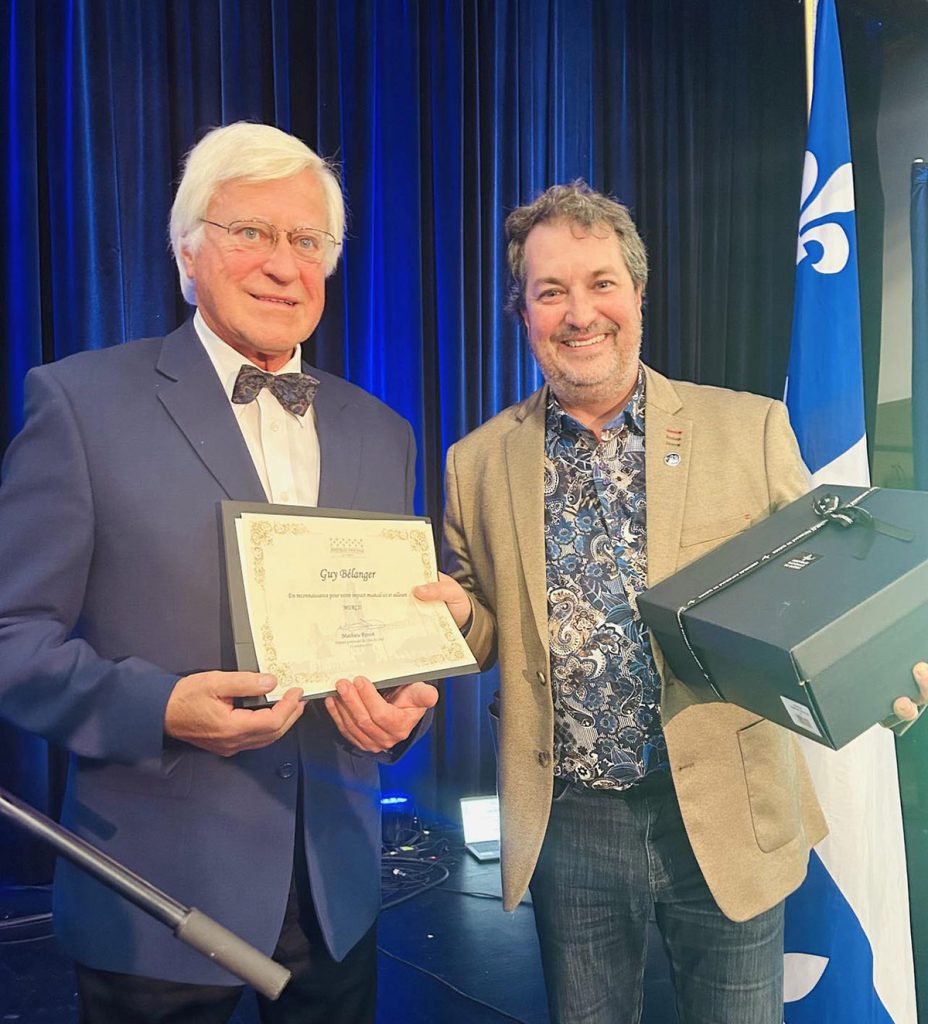 Le ténor Guy Bélanger reçoit la Médaille du député Mathieu Rivest