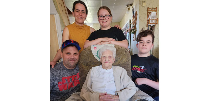 La doyenne de Saint-François-de-la-Rivière-du-Sud' Madame Jeannette Lemieux, nous a quittés à l'âge de 102 ans et 8 mois.